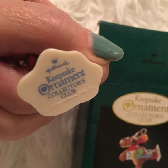 Vtg Hallmark Keepsake Ornament A Gift from Rodney Reindeer - Picture 12 of 14